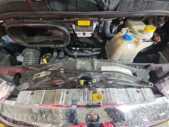 2025 Ram ProMaster 2500 Cargo Van Tradesman w/Passenger Seat Low Roof 136.0" WB - miniatura 14