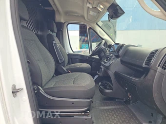 2025 Ram ProMaster 2500 Cargo Van Tradesman w/Passenger Seat Low Roof 136.0" WB - miniatura 8