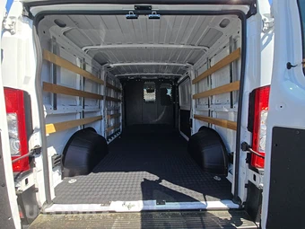 2025 Ram ProMaster 2500 Cargo Van Tradesman w/Passenger Seat Low Roof 136.0" WB - miniatura 15