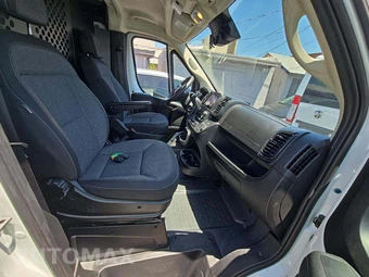 2025 Ram ProMaster 2500 Cargo Van Tradesman w/Passenger Seat Low Roof 136.0" WB - miniatura 17