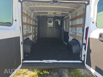 2025 Ram ProMaster 2500 Cargo Van Tradesman w/Passenger Seat Low Roof 136.0" WB - miniatura 17