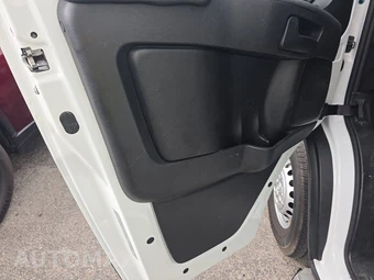 2025 Ram ProMaster 2500 Cargo Van Tradesman w/Passenger Seat Low Roof 136.0" WB - miniatura 9