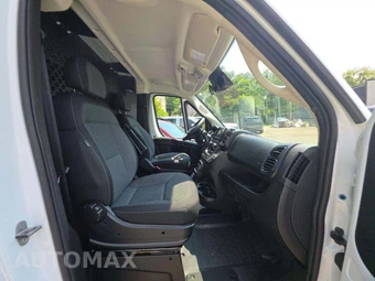 2025 Ram ProMaster 2500 Cargo Van Tradesman w/Passenger Seat Low Roof 136.0" WB - miniatura 17