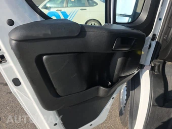 2025 Ram ProMaster 2500 Cargo Van Tradesman w/Passenger Seat Low Roof 136.0" WB - miniatura 9