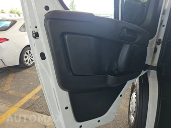 2025 Ram ProMaster 2500 Cargo Van Tradesman w/Passenger Seat Low Roof 136.0" WB - miniatura 9