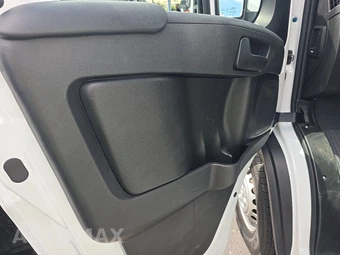 2025 Ram ProMaster 2500 Cargo Van Tradesman w/Passenger Seat Low Roof 136.0" WB - miniatura 9