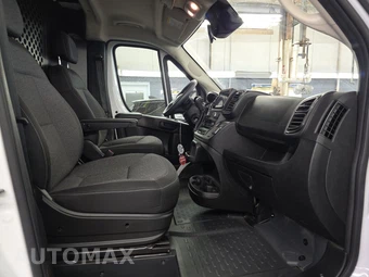 2025 Ram ProMaster 2500 Cargo Van Tradesman w/Passenger Seat Low Roof 136.0" WB - miniatura 8