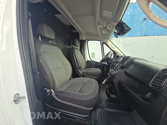 2025 Ram ProMaster 2500 Cargo Van Tradesman w/Passenger Seat Low Roof 136.0" WB - miniatura 8