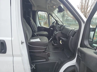 2025 Ram ProMaster 2500 Cargo Van Tradesman w/Passenger Seat Low Roof 136.0" WB - miniatura 8