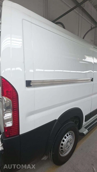 2025 Ram ProMaster 2500 Cargo Van Tradesman w/Passenger Seat Low Roof 136.0" WB - miniatura 17
