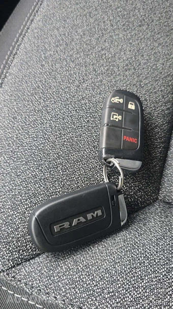 2025 Ram ProMaster 2500 Cargo Van Tradesman w/Passenger Seat Low Roof 136.0" WB - miniatura 18