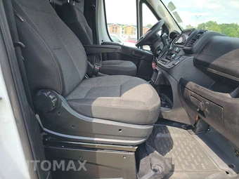 2025 Ram ProMaster 2500 Cargo Van Tradesman w/Passenger Seat Low Roof 136.0" WB - miniatura 8