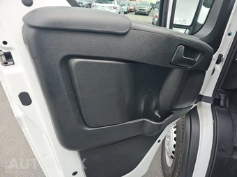 2025 Ram ProMaster 2500 Cargo Van Tradesman w/Passenger Seat Low Roof 136.0" WB - miniatura 9