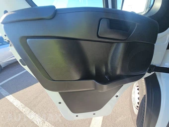 2025 Ram ProMaster 2500 Cargo Van Tradesman w/Passenger Seat Low Roof 136.0" WB - miniatura 9