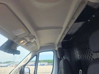 2025 Ram ProMaster 2500 Cargo Van Tradesman w/Passenger Seat Low Roof 136.0" WB - miniatura 17