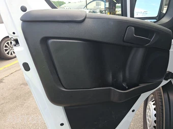 2025 Ram ProMaster 2500 Cargo Van Tradesman w/Passenger Seat Low Roof 136.0" WB - miniatura 9
