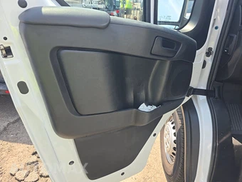 2025 Ram ProMaster 2500 Cargo Van Tradesman w/Passenger Seat Low Roof 136.0" WB - miniatura 9