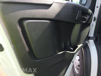 2025 Ram ProMaster 2500 Cargo Van Tradesman w/Passenger Seat Low Roof 136.0" WB - miniatura 9