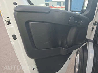 2025 Ram ProMaster 2500 Cargo Van Tradesman w/Passenger Seat Low Roof 136.0" WB - miniatura 9
