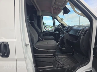 2025 Ram ProMaster 2500 Cargo Van Tradesman w/Passenger Seat Low Roof 136.0" WB - miniatura 8