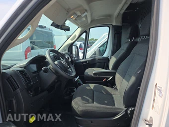 2025 Ram ProMaster 2500 Cargo Van Tradesman w/Passenger Seat Low Roof 136.0" WB - miniatura 7