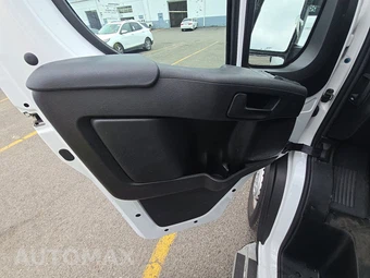 2025 Ram ProMaster 2500 Cargo Van Tradesman w/Passenger Seat Low Roof 136.0" WB - miniatura 9