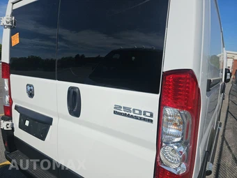 2025 Ram ProMaster 2500 Cargo Van Tradesman w/Passenger Seat Low Roof 136.0" WB - miniatura 4