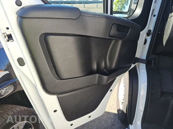 2025 Ram ProMaster 2500 Cargo Van Tradesman w/Passenger Seat Low Roof 136.0" WB - miniatura 9