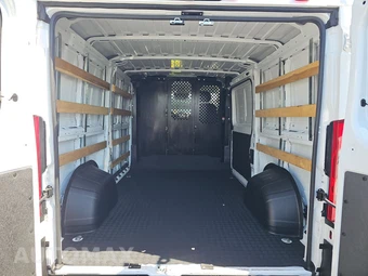 2025 Ram ProMaster 2500 Cargo Van Tradesman w/Passenger Seat Low Roof 136.0" WB - miniatura 16