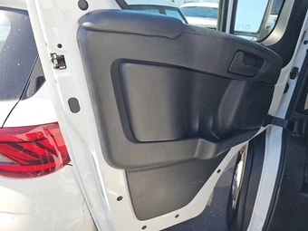 2025 Ram ProMaster 2500 Cargo Van Tradesman w/Passenger Seat Low Roof 136.0" WB - miniatura 9