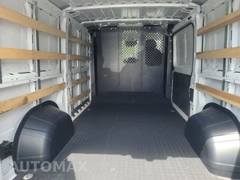 2025 Ram ProMaster 2500 Cargo Van Tradesman w/Passenger Seat Low Roof 136.0" WB - miniatura 17