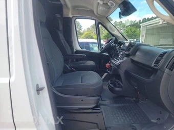 2025 Ram ProMaster 2500 Cargo Van Tradesman w/Passenger Seat Low Roof 136.0" WB - miniatura 8