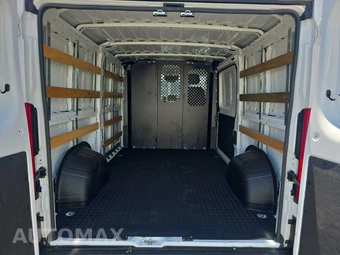 2025 Ram ProMaster 2500 Cargo Van Tradesman w/Passenger Seat Low Roof 136.0" WB - miniatura 17