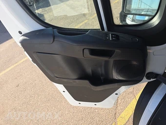 2025 Ram ProMaster 2500 Cargo Van Tradesman w/Passenger Seat Low Roof 136.0" WB - miniatura 9