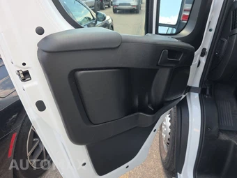 2025 Ram ProMaster 2500 Cargo Van Tradesman w/Passenger Seat Low Roof 136.0" WB - miniatura 9