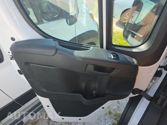 2025 Ram ProMaster 2500 Cargo Van Tradesman w/Passenger Seat Low Roof 136.0" WB - miniatura 9