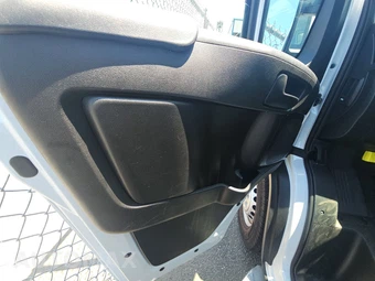 2025 Ram ProMaster 2500 Cargo Van Tradesman w/Passenger Seat Low Roof 136.0" WB - miniatura 9