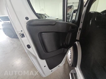 2025 Ram ProMaster 2500 Cargo Van Tradesman w/Passenger Seat Low Roof 136.0" WB - miniatura 9