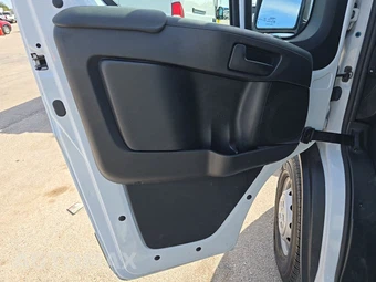 2025 Ram ProMaster 2500 Cargo Van Tradesman w/Passenger Seat Low Roof 136.0" WB - miniatura 9