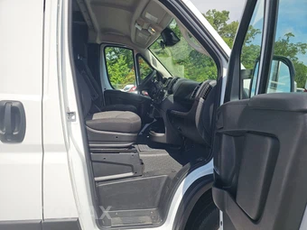 2025 Ram ProMaster 2500 Cargo Van Tradesman w/Passenger Seat Low Roof 136.0" WB - miniatura 8