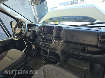 2025 Ram ProMaster 2500 Cargo Van Tradesman w/Passenger Seat Low Roof 136.0" WB - miniatura 11