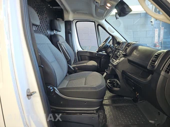 2025 Ram ProMaster 2500 Cargo Van Tradesman w/Passenger Seat Low Roof 136.0" WB - miniatura 8