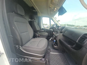 2025 Ram ProMaster 2500 Cargo Van Tradesman w/Passenger Seat Low Roof 136.0" WB - miniatura 8
