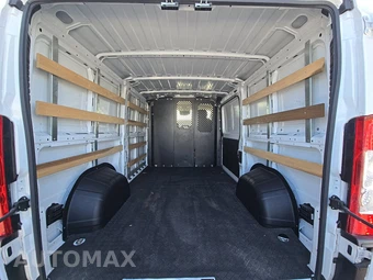 2025 Ram ProMaster 2500 Cargo Van Tradesman w/Passenger Seat Low Roof 136.0" WB - miniatura 16