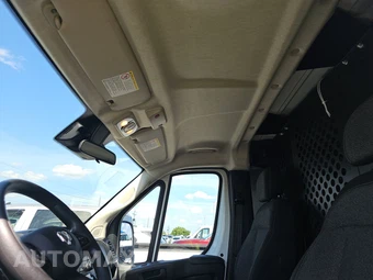 2025 Ram ProMaster 2500 Cargo Van Tradesman w/Passenger Seat Low Roof 136.0" WB - miniatura 17