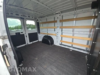 2025 Ram ProMaster 2500 Cargo Van Tradesman w/Passenger Seat Low Roof 136.0" WB - miniatura 13