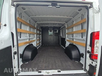 2025 Ram ProMaster 2500 Cargo Van Tradesman w/Passenger Seat Low Roof 136.0" WB - miniatura 16