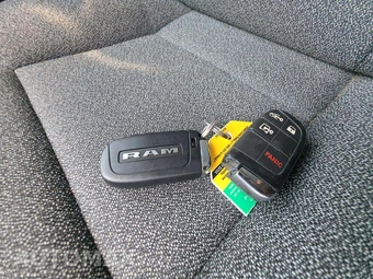 2025 Ram ProMaster 2500 Cargo Van Tradesman w/Passenger Seat Low Roof 136.0" WB - miniatura 8