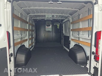 2025 Ram ProMaster 2500 Cargo Van Tradesman w/Passenger Seat Low Roof 136.0" WB - miniatura 15