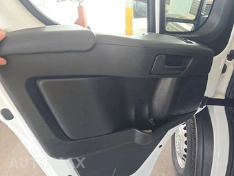 2025 Ram ProMaster 2500 Cargo Van Tradesman w/Passenger Seat Low Roof 136.0" WB - miniatura 9